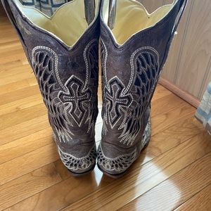 Corral Wing and Cross boots